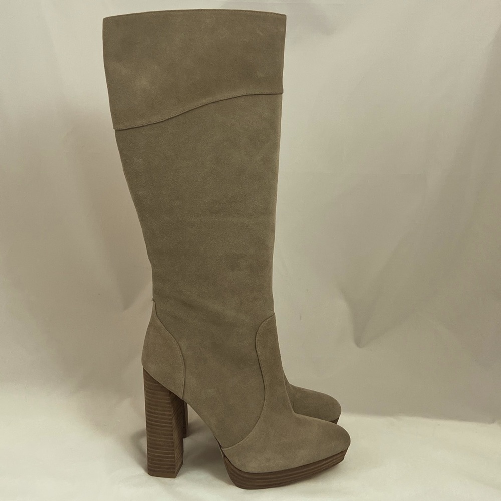NEVER WORN TAN BCBG MAXAZRIA LEATHER SUEDE
